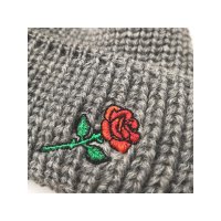 Short Wool Beanie Rose Embroidery | light grey
